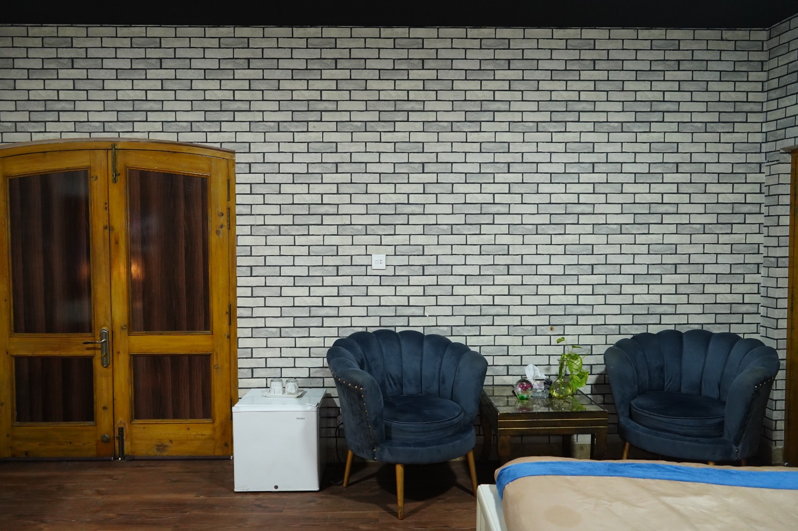 Room 502 (1)