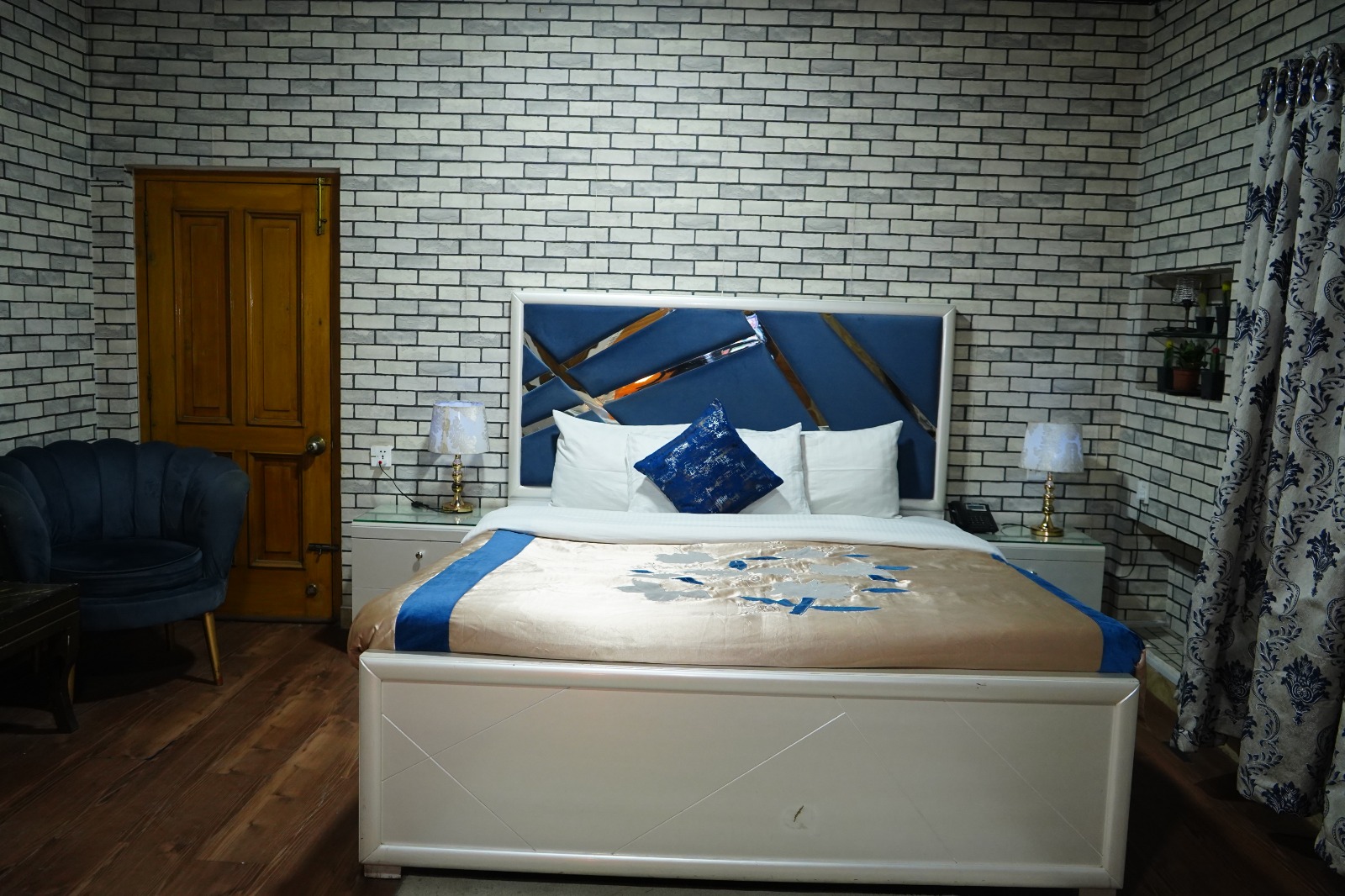 Room 502 (2)