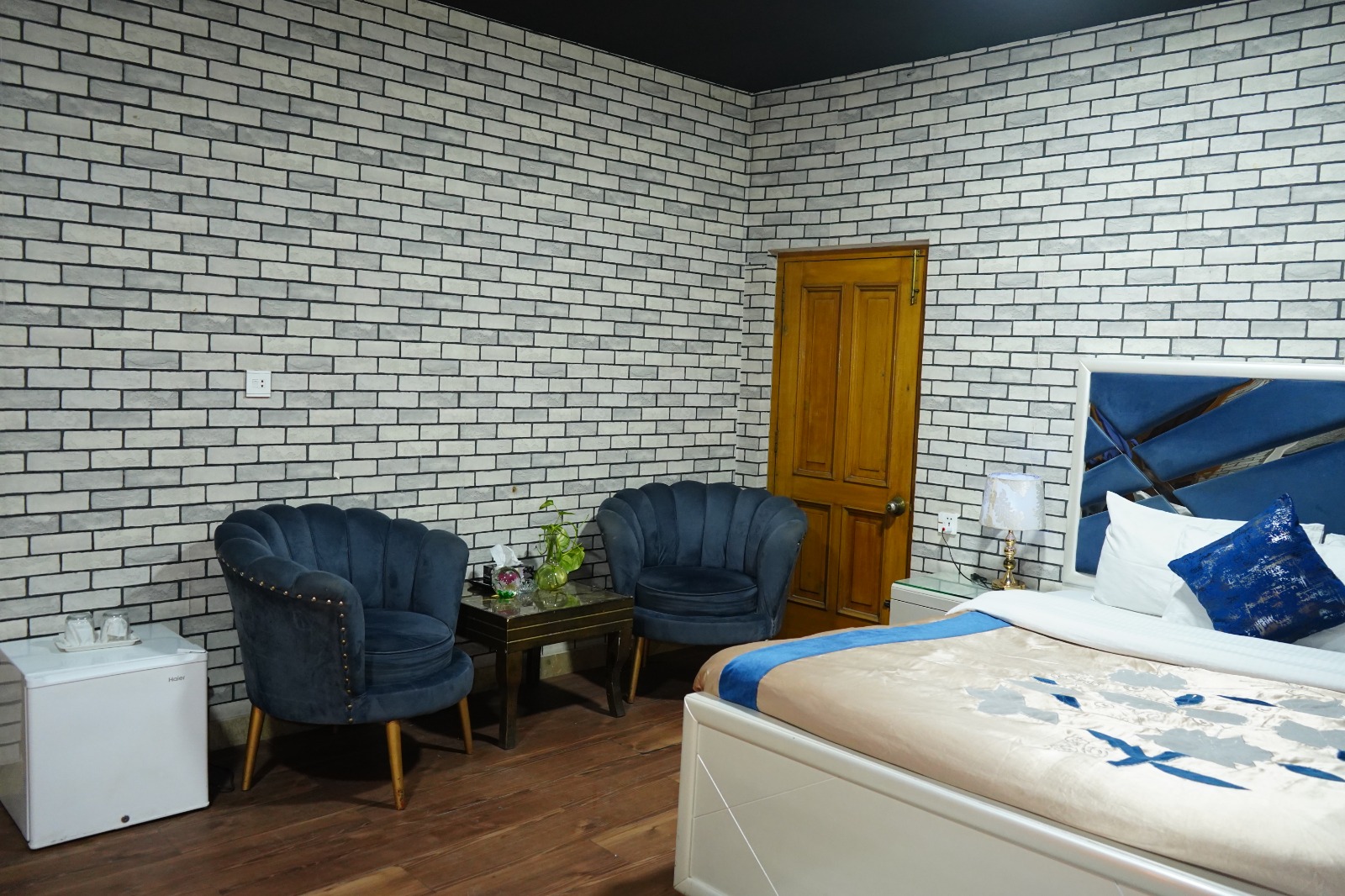 Room 502 (5)