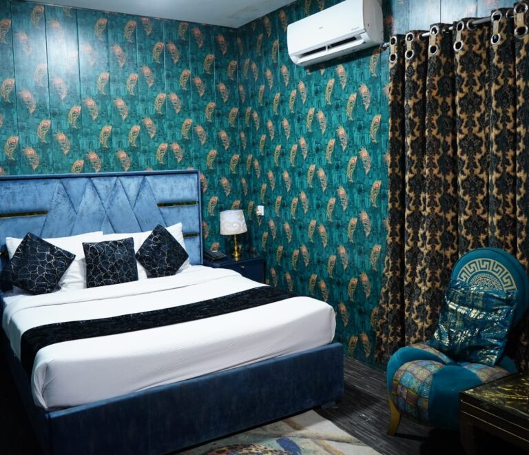 Room 503 (3)