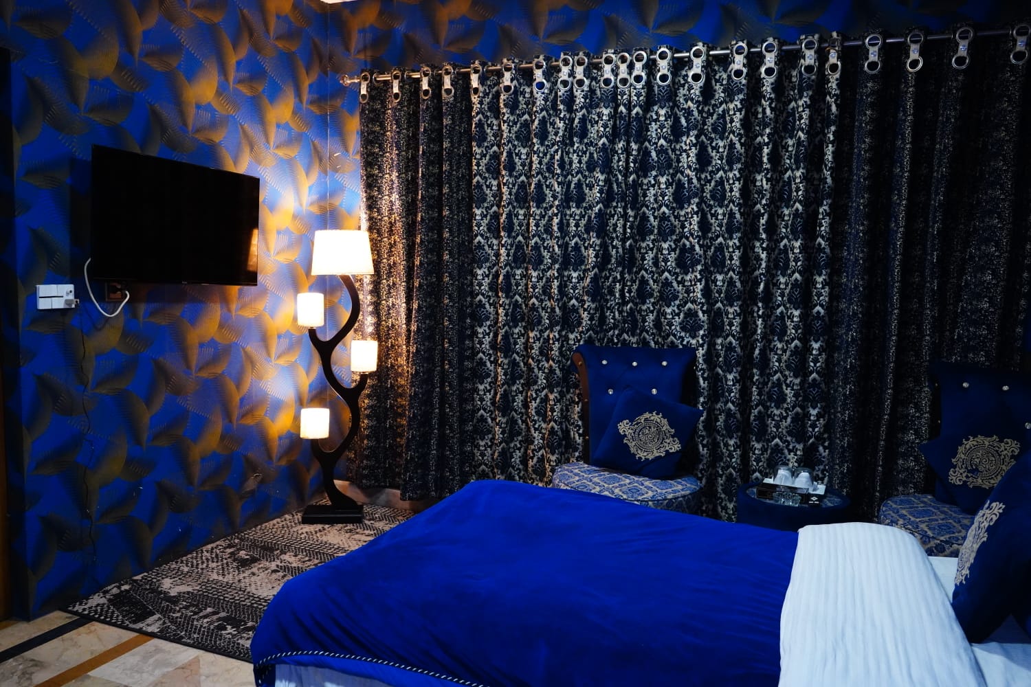 Room 504 (4)