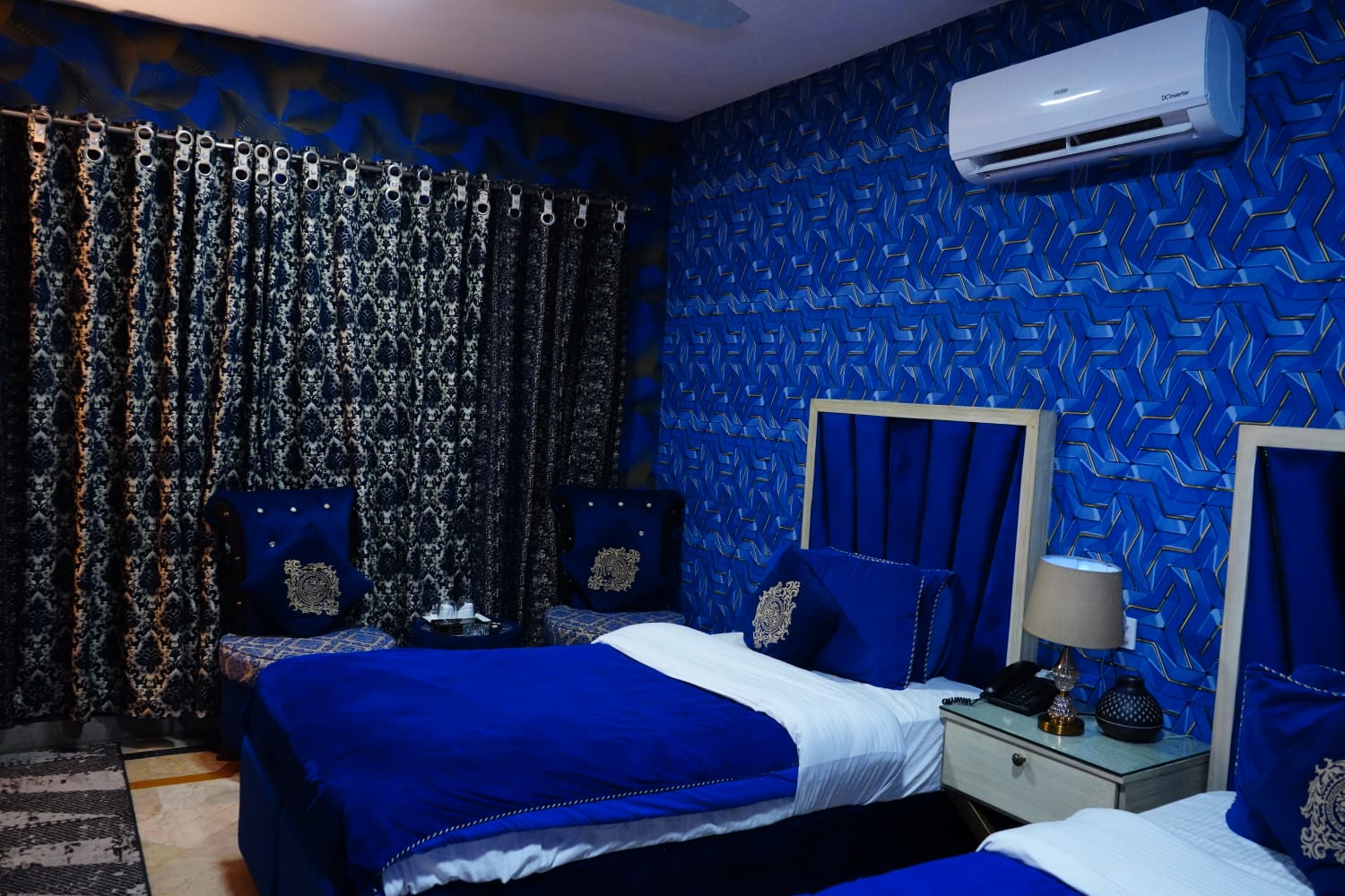 Room 504 (6)